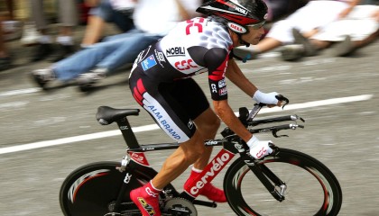 九游娱乐官方平台-拜仁5-2大捷奥格斯堡，莱万完成帽子戏法，德甲_拜仁6-0大胜夺冠莱万戴帽